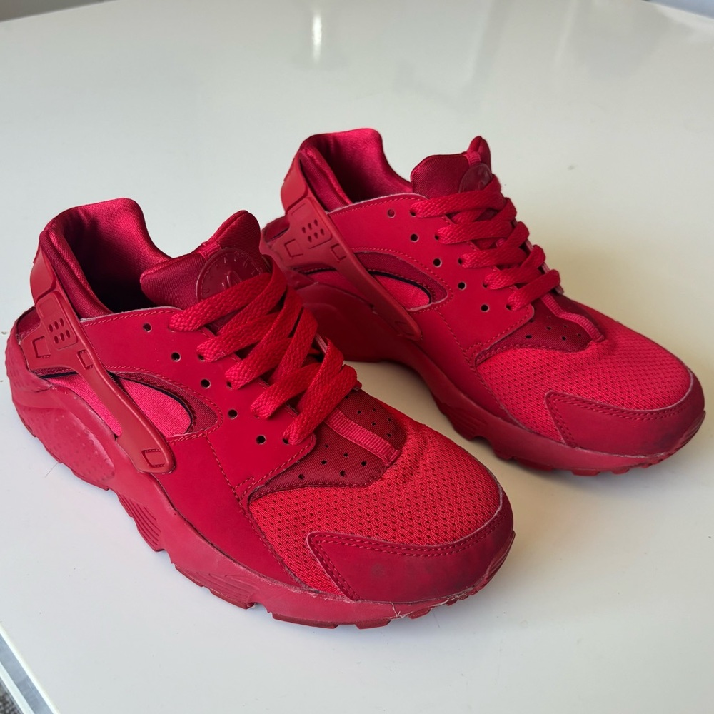 Nike Huarache Run Size: 5.5Y
